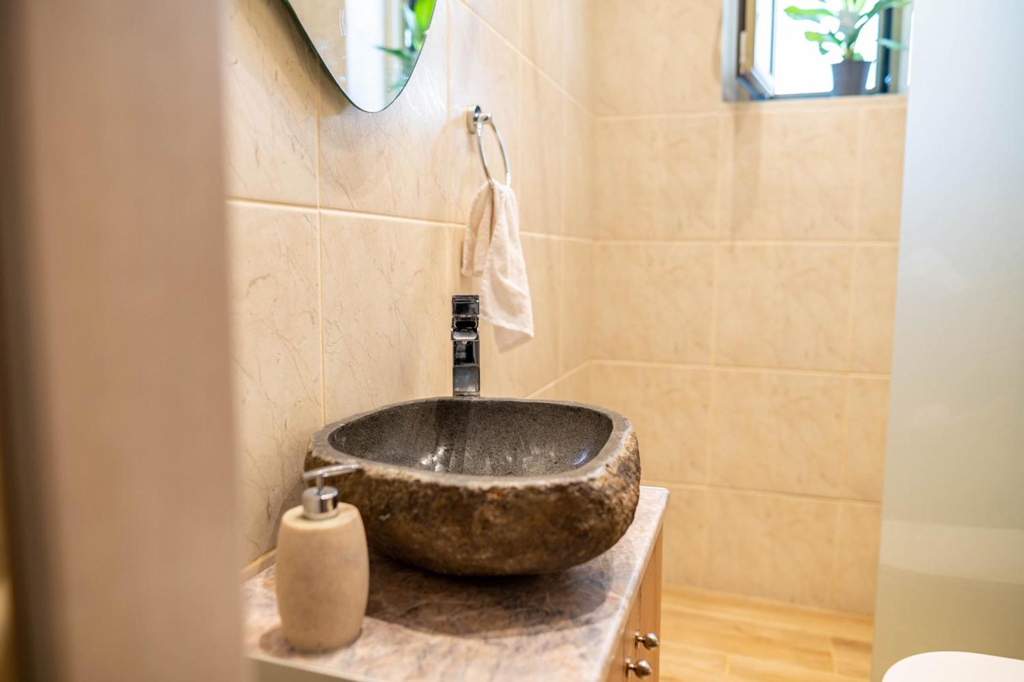 Kosnian City Suites B Luaran gambar